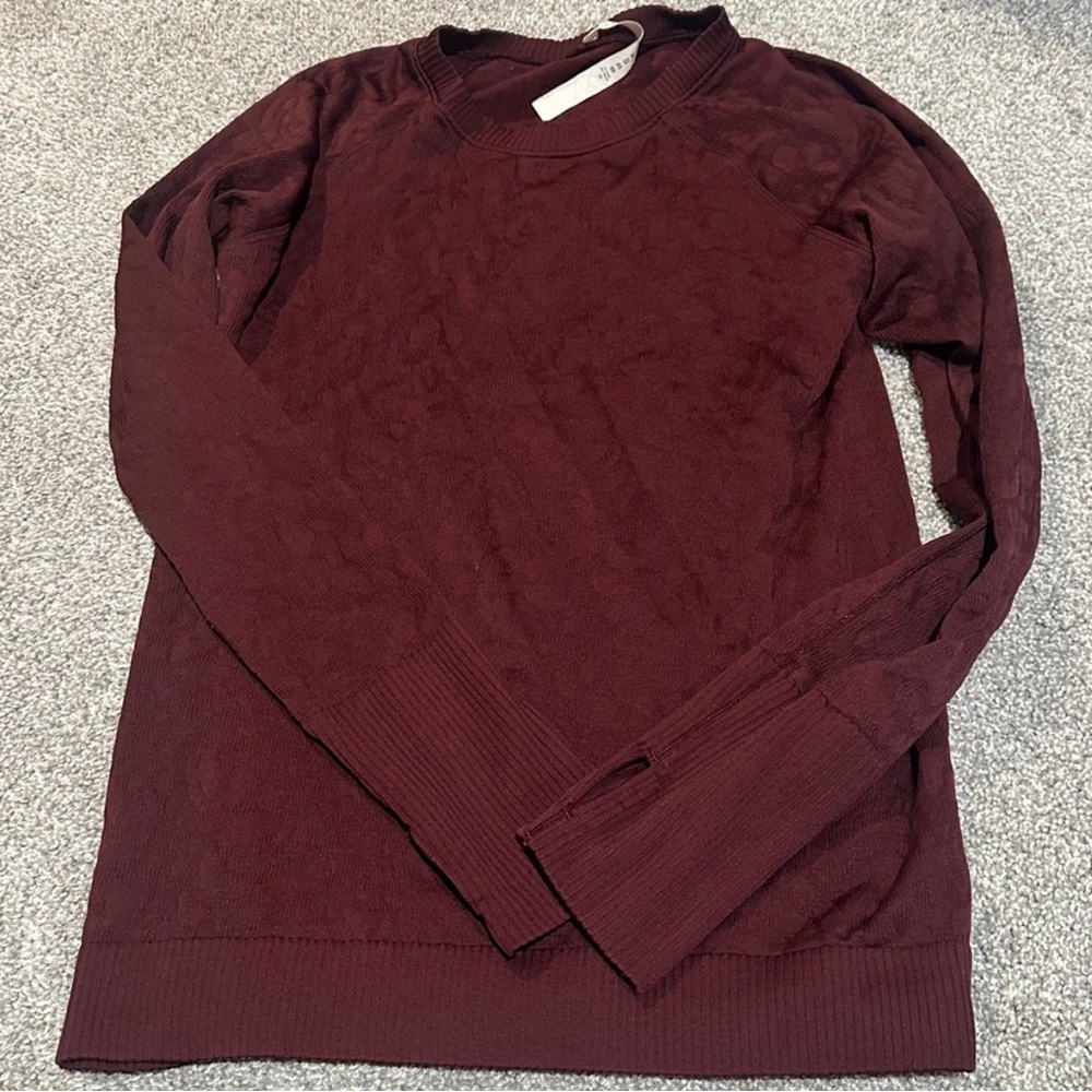 Lululemon Rest Less textured top size 10